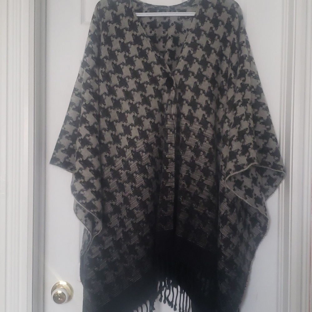 Charlie B poncho